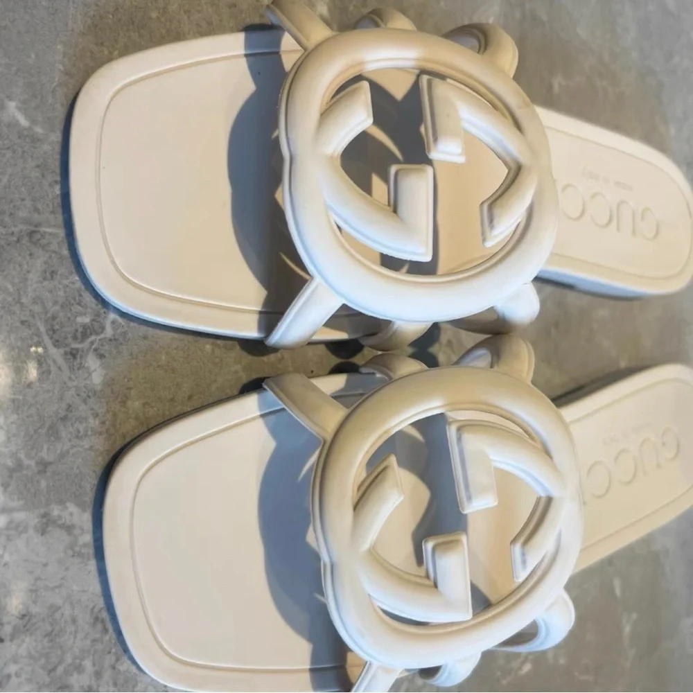 Gucci Women's Cream Logo Slide Sandals - Picture 4 of 7